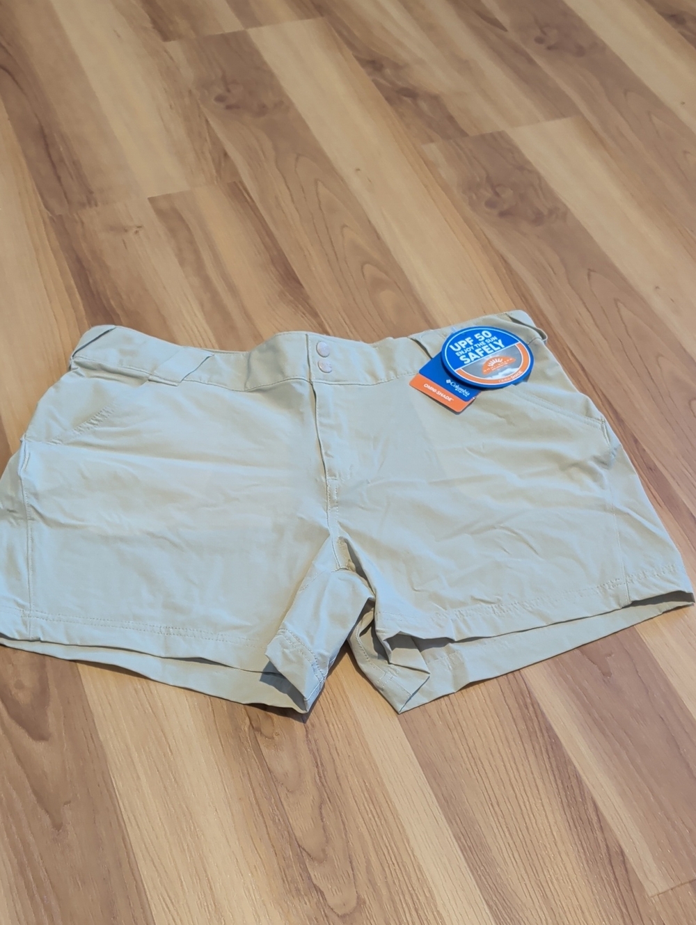 Columbia Women's Light Khaki Outdoor Shorts, Size 16